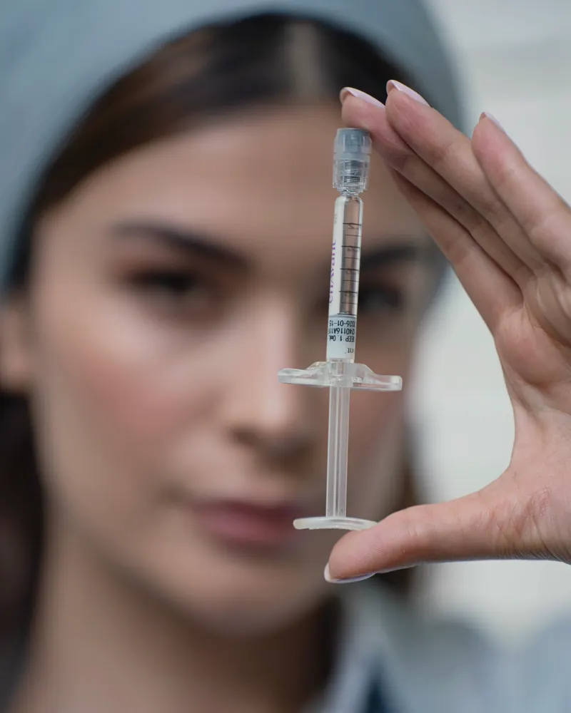 Seringa de toxina botulínica em primeiro plano